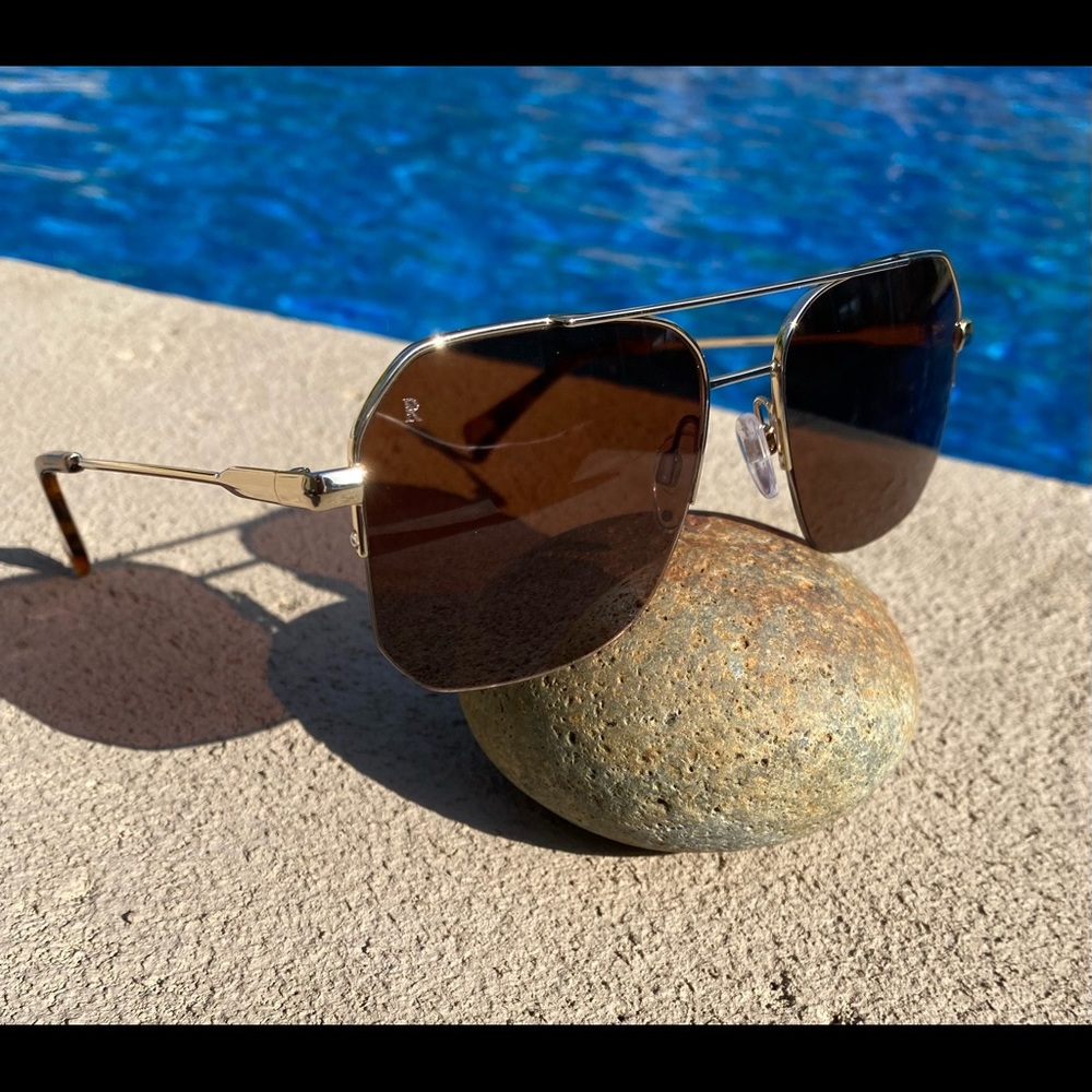 Raen Optics Munroe Gold Jaguar Sunglasses - Picture 3 of 12